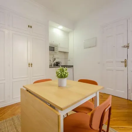 Petite E Chic Loft Para 3 En El Corazon De Madryt Zewnętrze zdjęcie