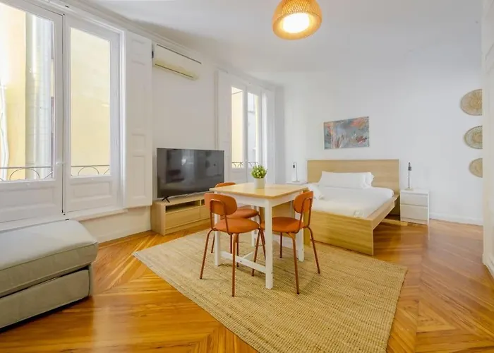 Petite E Chic Loft Para 3 En El Corazon De Madrid